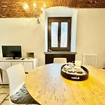 Lägenhet Hostdomus - Perla Nel Borgo *