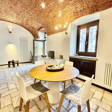 Hostdomus - Perla Nel Borgo בורג'ו ורצי
