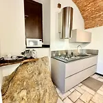 Apartment Hostdomus - Perla Nel Borgo *